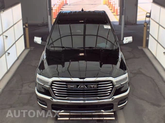 2026 Ram 1500 Laramie Crew Cab Short Bed - miniatura 2