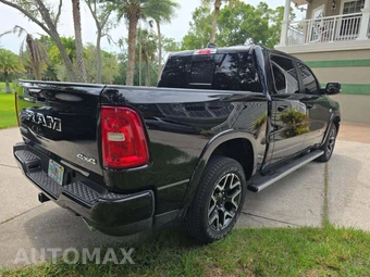 2026 Ram 1500 Laramie Crew Cab Short Bed - miniatura 3
