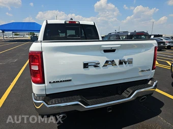 2026 Ram 1500 Laramie Crew Cab Short Bed - miniatura 5