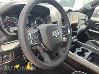 2026 Ram 1500 Laramie Crew Cab Short Bed - miniatura 10