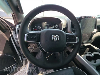 2026 Ram 1500 Laramie Crew Cab Short Bed - miniatura 10