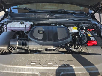 2026 Ram 1500 Laramie Crew Cab Short Bed - miniatura 15
