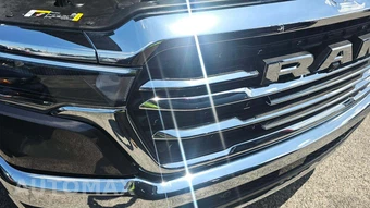 2026 Ram 1500 Laramie Crew Cab Short Bed - miniatura 20