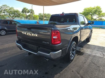 2026 Ram 1500 Laramie Crew Cab Short Bed - miniatura 4