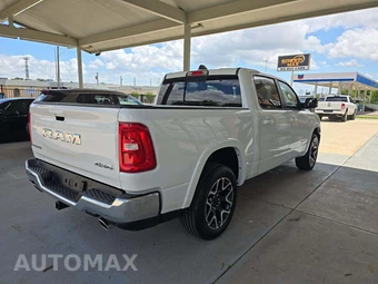 2026 Ram 1500 Laramie Crew Cab Short Bed - miniatura 3