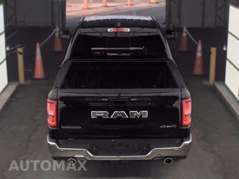 2026 Ram 1500 Laramie Crew Cab Short Bed - miniatura 5