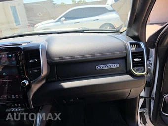 2026 Ram 1500 Laramie Crew Cab Short Bed - miniatura 16