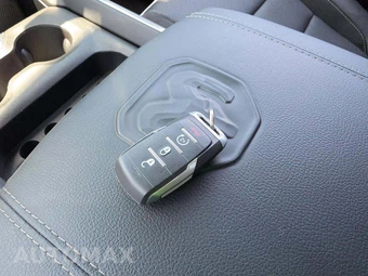 2026 Ram 1500 Laramie Crew Cab Short Bed - miniatura 5