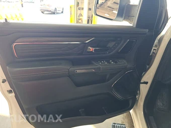 2026 Ram 1500 Limited Crew Cab Short Bed – miniatura 9