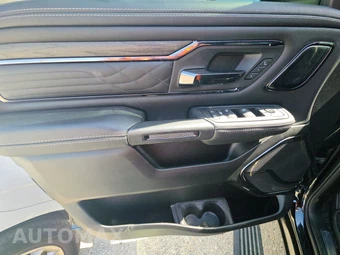 2026 Ram 1500 Limited Crew Cab Short Bed – miniatura 9