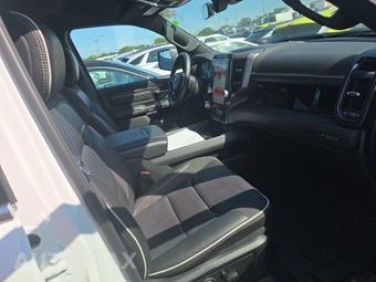 2026 Ram 1500 Limited Crew Cab Short Bed – miniatura 8