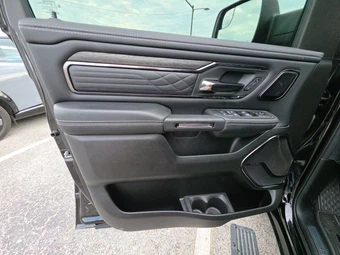 2026 Ram 1500 Limited Crew Cab Short Bed - miniatura 9
