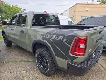 2026 Ram 1500 Rebel Crew Cab Short Bed - miniatura 2