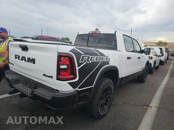2026 Ram 1500 Rebel Crew Cab Short Bed – miniatura 4