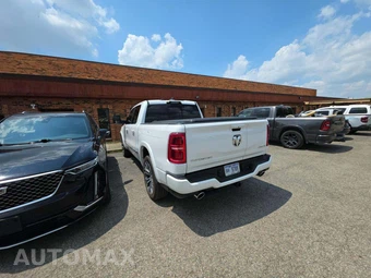2026 Ram 1500 Tungsten Crew Cab Short Bed – miniatura 2
