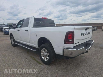 2026 Ram 2500 Big Horn Crew Cab Medium Bed - miniatura 2