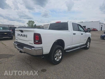 2026 Ram 2500 Big Horn Crew Cab Medium Bed - miniatura 3