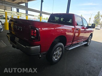 2026 Ram 2500 Big Horn Crew Cab Medium Bed - miniatura 4