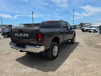2026 Ram 2500 Big Horn Crew Cab Medium Bed - miniatura 3