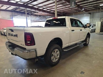 2026 Ram 2500 Big Horn Crew Cab Medium Bed - miniatura 3