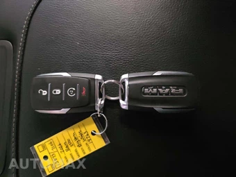 2026 Ram 2500 Big Horn Crew Cab Medium Bed - miniatura 8