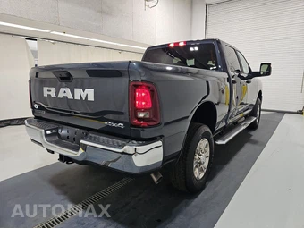 2026 Ram 2500 Big Horn Crew Cab Medium Bed - miniatura 4
