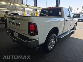 2026 Ram 2500 Big Horn Crew Cab Medium Bed - miniatura 4