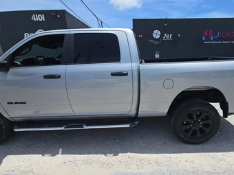 2026 Ram 2500 Big Horn Crew Cab Medium Bed - miniatura 3