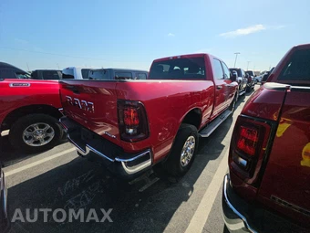 2026 Ram 2500 Big Horn Crew Cab Medium Bed - miniatura 4