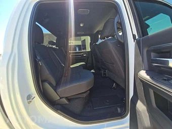 2026 Ram 2500 Big Horn Crew Cab Medium Bed - miniatura 13