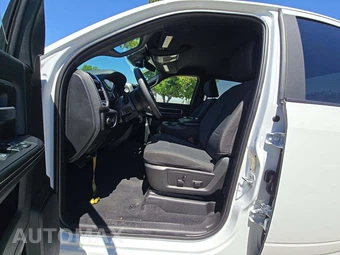 2026 Ram 2500 Big Horn Crew Cab Medium Bed - miniatura 3