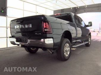 2026 Ram 2500 Big Horn Crew Cab Medium Bed - miniatura 4