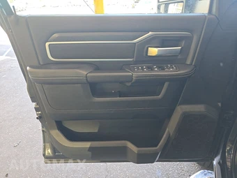 2026 Ram 2500 Big Horn Crew Cab Medium Bed - miniatura 9