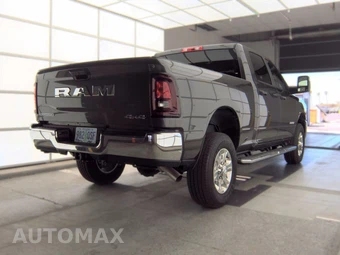 2026 Ram 2500 Big Horn Crew Cab Medium Bed - miniatura 4
