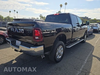 2026 Ram 2500 Big Horn Crew Cab Medium Bed - miniatura 4