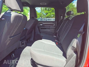2026 Ram 2500 Big Horn Crew Cab Medium Bed – miniatura 13