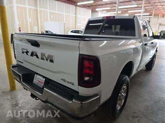 2026 Ram 2500 Big Horn Crew Cab Medium Bed – miniatura 3