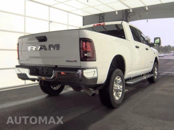 2026 Ram 2500 Big Horn Crew Cab Medium Bed – miniatura 4
