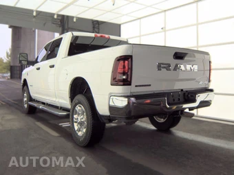 2026 Ram 2500 Big Horn Crew Cab Medium Bed – miniatura 6