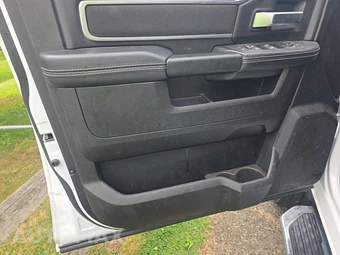 2026 Ram 2500 Big Horn Crew Cab Medium Bed - miniatura 9