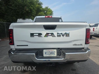 2026 Ram 2500 Big Horn Crew Cab Medium Bed – miniatura 5