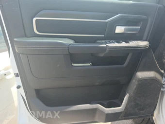 2026 Ram 2500 Big Horn Crew Cab Medium Bed – miniatura 9