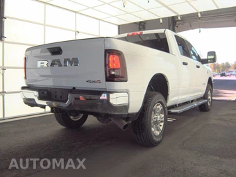 2026 Ram 2500 Big Horn Crew Cab Medium Bed – miniatura 4