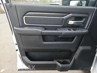 2026 Ram 2500 Big Horn Crew Cab Medium Bed – miniatura 9