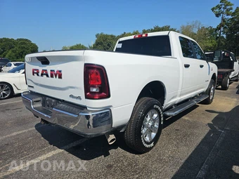 2026 Ram 2500 Big Horn Crew Cab Medium Bed - miniatura 4