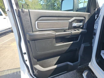 2026 Ram 2500 Big Horn Crew Cab Medium Bed - miniatura 9
