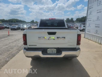 2026 Ram 2500 Big Horn Crew Cab Medium Bed – miniatura 5
