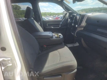 2026 Ram 2500 Big Horn Crew Cab Medium Bed – miniatura 8