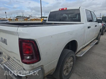 2026 Ram 2500 Big Horn Crew Cab Medium Bed – miniatura 4