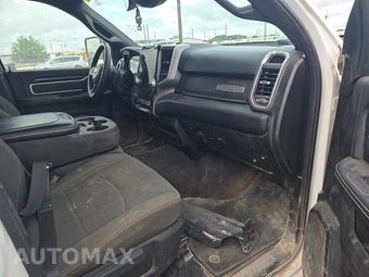 2026 Ram 2500 Big Horn Crew Cab Medium Bed – miniatura 8